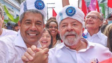 Multidão de baianos se reúne para celebrar vitória de Lula e Jerônimo