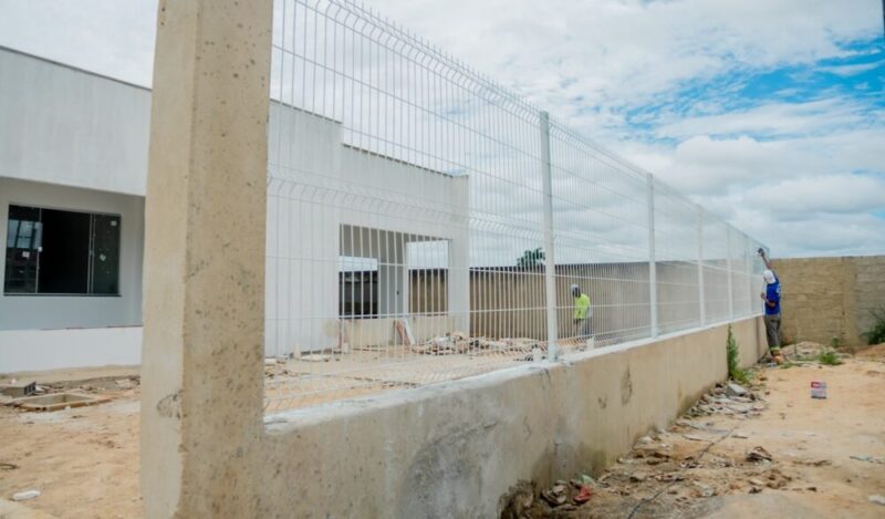 Prefeitura de Itamaraju usa recursos próprios para alavancar construção de Creche Pró-Infância no bairro Itatiaia