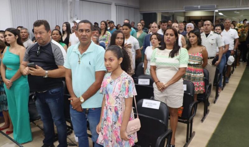 Tequinha Brito é empossado oficialmente como presidente da Câmara Municipal de Teixeira de Freitas