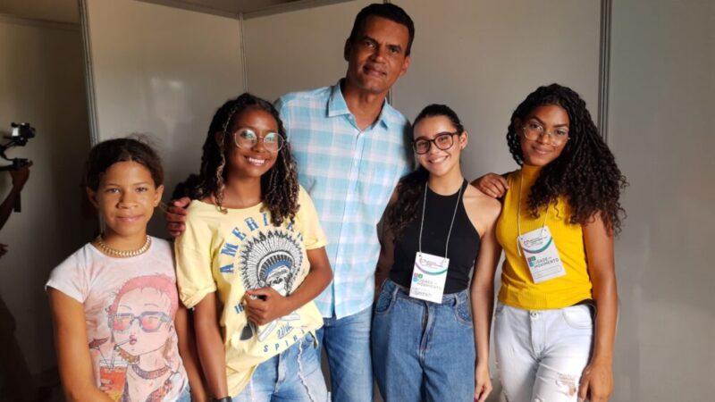 Eujácio Dantas reúne os amigos para oferecer um dia de saúde, beleza e lazer à população do bairro Cidade de Deus em Teixeira de Freitas