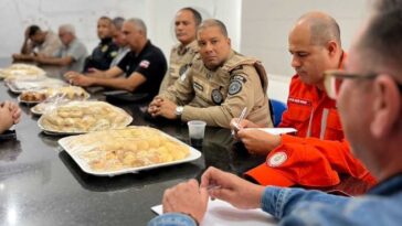 Prefeitura de Itamaraju promove café da manhã com agentes das forças de segurança visando aprimorar o planejamento operacional do São João 2023