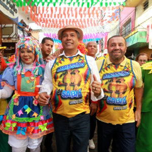 Jerônimo Rodrigues participa de marchinhas tradicionais no São João de Gandu