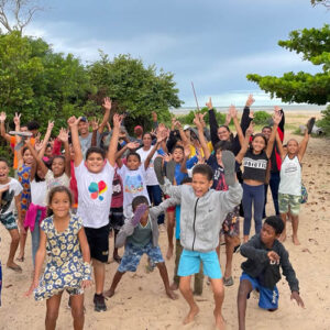 Mucuri encerra Semana do Meio Ambiente com aula e ação de campo envolvendo alunos da Golfinho