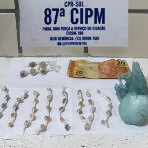 PM apreende cocaína e crack em Teixeira de Freitas