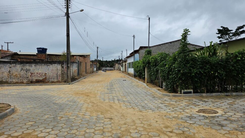 Nova obra de pavimentação promete conectar e transformar a vida urbana do bairro Itatiaia em Itamaraju