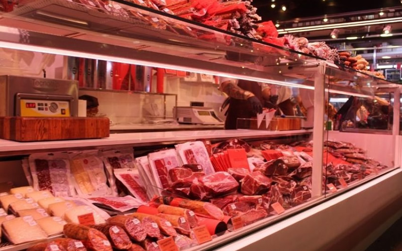 Mulher é presa suspeita de furtar carne e outros produtos em supermercado de Teixeira de Freitas