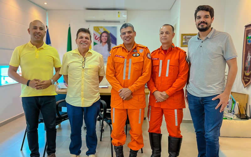 Paulo Dapé recebe comandante do Corpo de Bombeiros e anuncia nova sede da corporação em Eunápolis