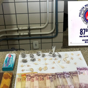 Suspeito é preso em porções de drogas e dinheiro em Teixeira de Freitas
