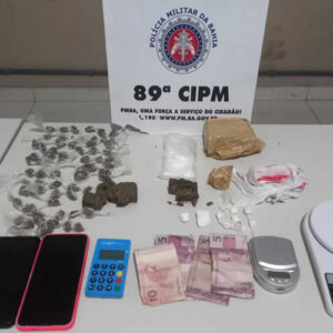 Polícia detém três e apreende porções de drogas e balanças de precisão em Itabatã