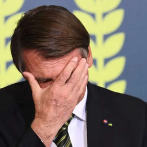 TSE retoma julgamento de Bolsonaro por abuso de poder nas eleições