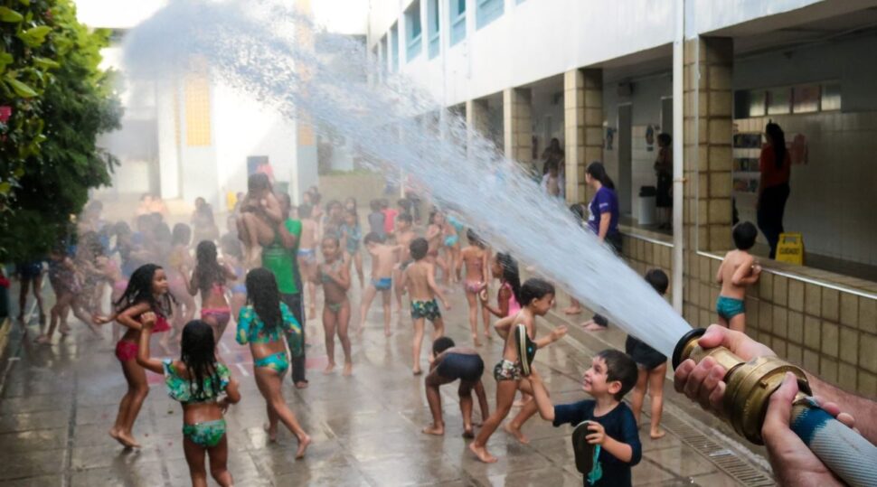 EMBASA alerta sobre consumo de água durante temporada de calor no extremo sul da Bahia