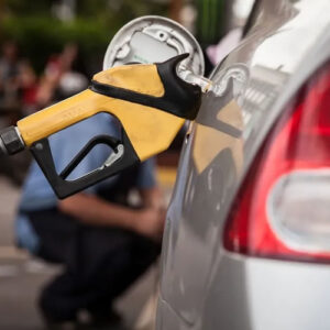 Preço da gasolina cai nos postos e atinge menor nível desde agosto