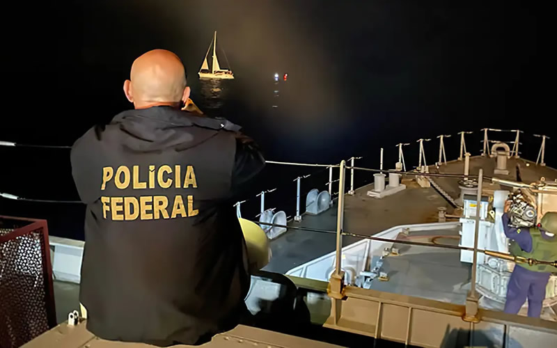 Marinha e PF encontram 2 toneladas de haxixe em veleiro na Bahia