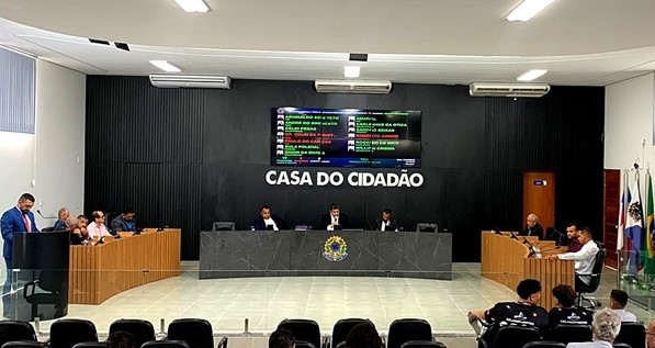 Câmara de Mucuri mantém pareceres do TCM e rejeita as contas públicas de 2019 e 2020 do ex-prefeito Carlos Simões