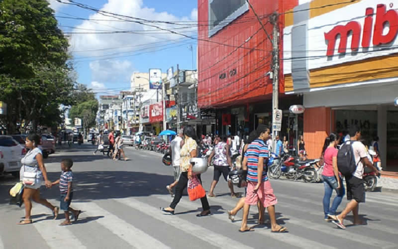 PM garante reforço policial no centro comercial e terminal urbano de Teixeira de Freitas durante Natal e fim de ano