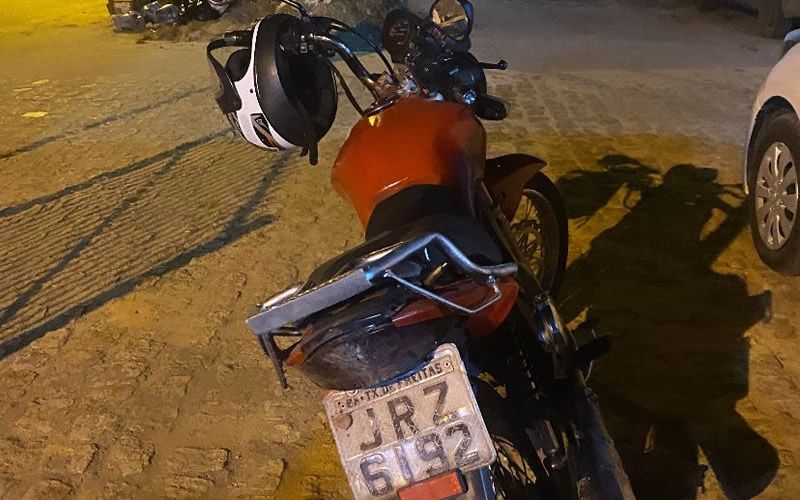 Polícia recupera motocicleta roubada de entregador de lanches em Teixeira de Freitas