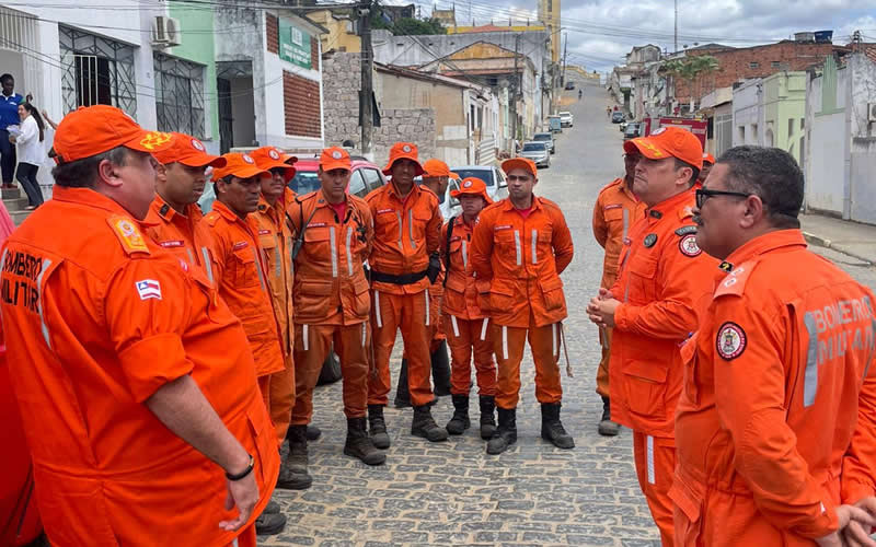 Corpo de Bombeiros atua no combate a incêndios florestais em mais um município baiano