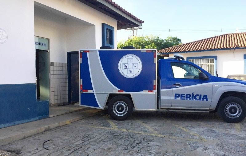 Corpo parcialmente queimado é encontrado dentro de vala em bairro central de Teixeira de Freitas