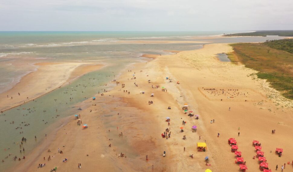 Carnaval de Mucuri, uma explosão de cores, ritmos e alegria à beira-mar