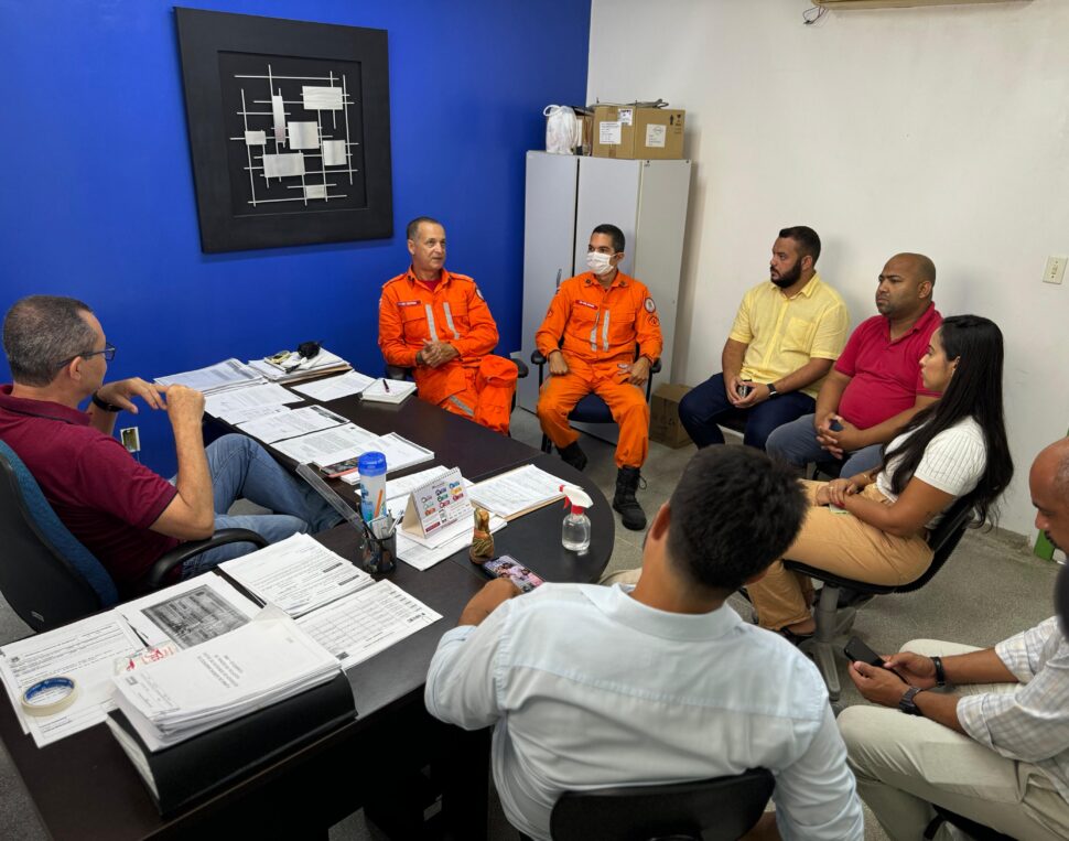 Hospital Regional de Eunápolis recebe equipe do Corpo de Bombeiros para iniciar implantação de brigada de emergência