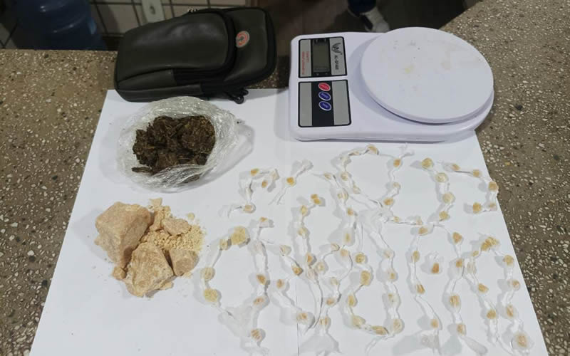 Polícia Militar apreende maconha e crack em Teixeira de Freitas