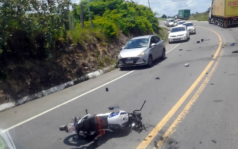 Mototaxista morre após bater moto em caminhão entre Itabela e Eunápolis