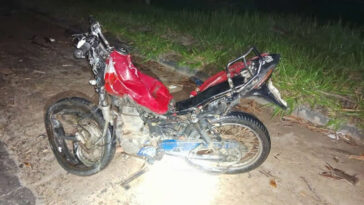 Motociclista morre após bater de frente com carreta na BR-101, em Nova Viçosa