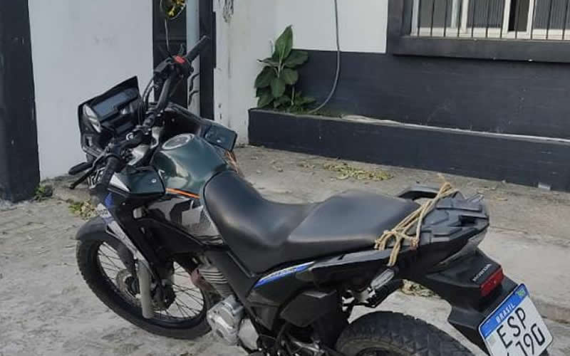 Mulher é presa em posse de moto com adulteração de sinal de identificação em Teixeira de Freitas