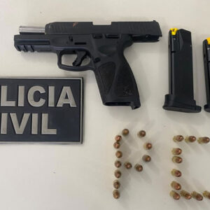 Polícia apreende em Teixeira de Freitas pistola que pode ter sido utilizada em homicídios na região