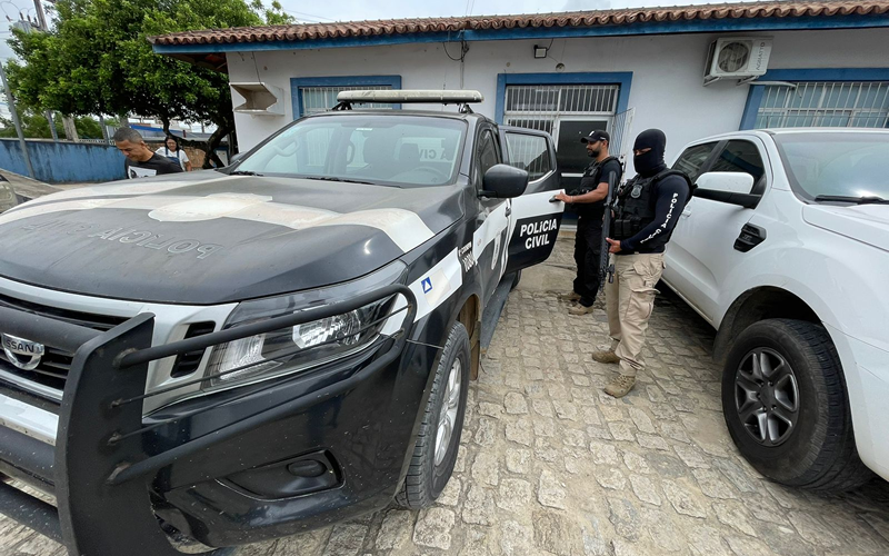 Polícia Civil de Teixeira de Freitas prende dupla acusada de executar motorista por aplicativo e esposa em Teixeira de Freitas