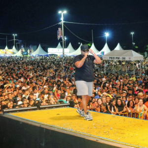 Barões da Pisadinha e Parangolé agitam sábado e domingo de carnaval em Mucuri