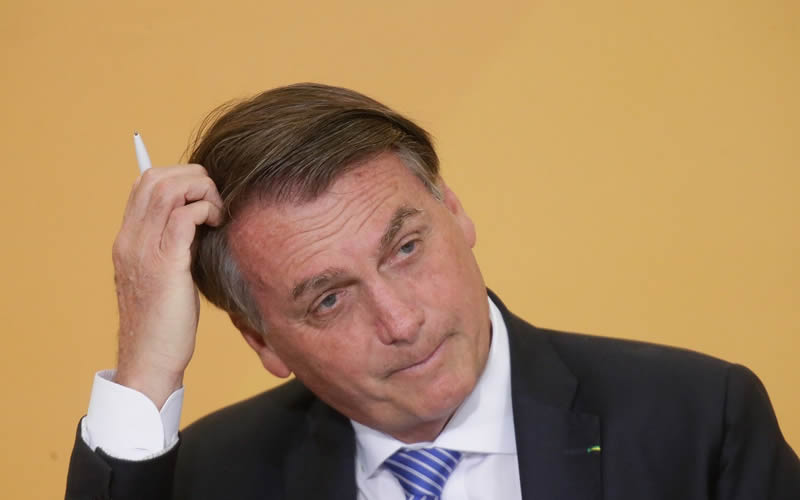 Bolsonaro pede ao Supremo devolução do seu passaporte