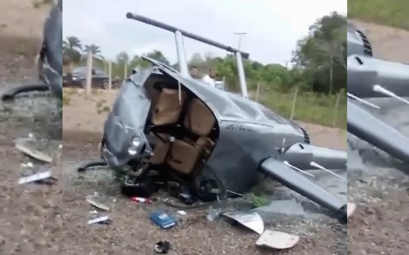 Helicóptero de táxi aéreo cai em Caraíva; piloto e passageiros sobrevivem