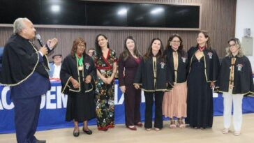 Sessão Solene da ATL entrega prêmio literário e celebra mês das Mulheres