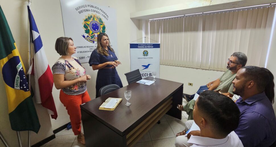 Novos corretores de imóveis recebem registro profissional da 6ª Delegacia do CRECI em Teixeira de Freitas