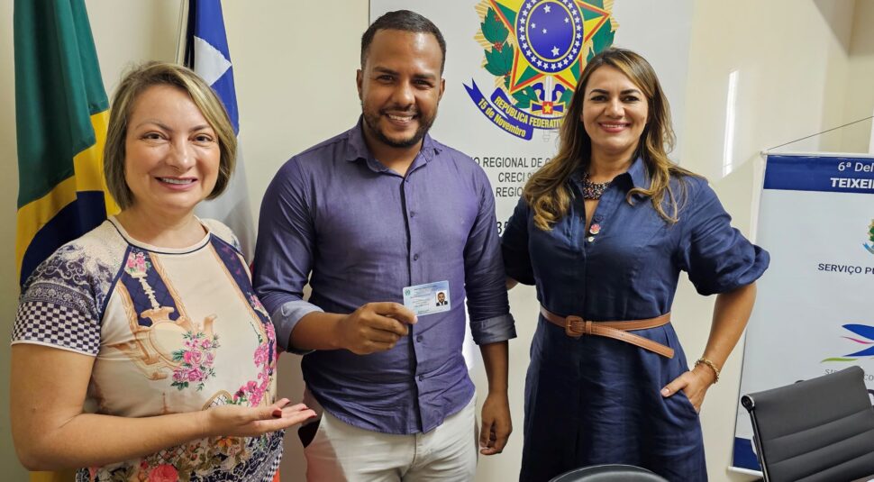 Novos corretores de imóveis recebem registro profissional da 6ª Delegacia do CRECI em Teixeira de Freitas