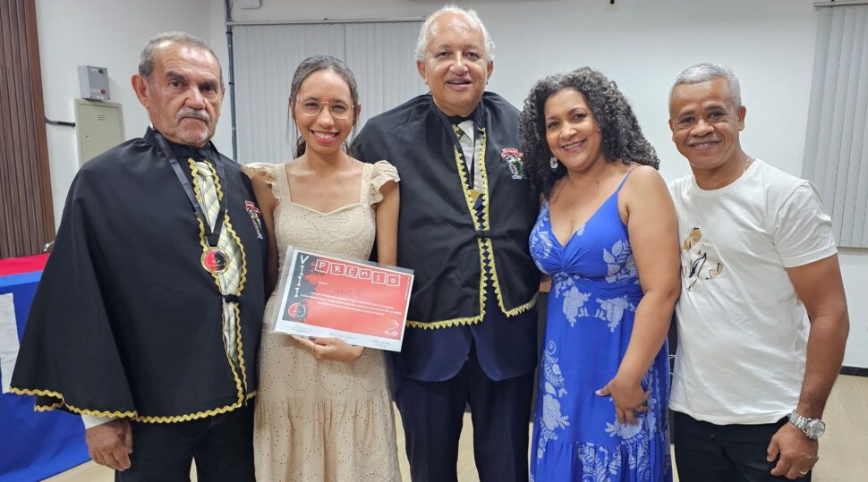 Sessão Solene da ATL entrega prêmio literário e celebra mês das Mulheres