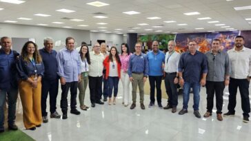 Prefeito Robertinho recepciona autoridades políticas do União Brasil para visita à fábrica da Suzano em Mucuri