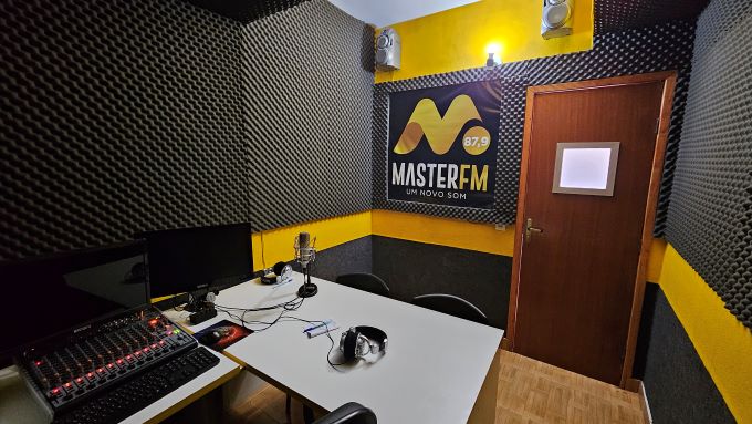 Rádio Master 87,9 FM de Itanhém vence seu 1º Destaque Empresarial na 22ª Edição do Prêmio