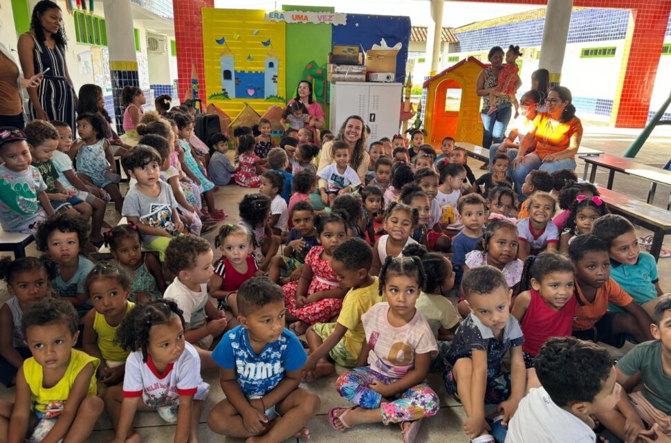 Cordélia Torres visita instituições para entrega de LabMóvel no reforço ao ensino inclusivo em Eunápolis