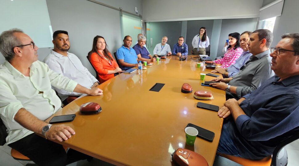 Prefeito Robertinho recepciona autoridades políticas do União Brasil para visita à fábrica da Suzano em Mucuri