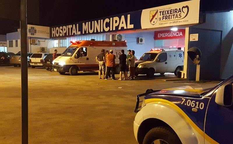 Cigano baleado em Itamaraju é socorrido ao Hospital Municipal de Teixeira de Freitas (HMTF)