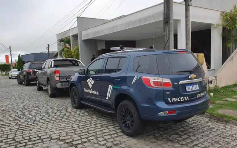 PMs suspeitos de integrar milícia são suspensos de funções na BA