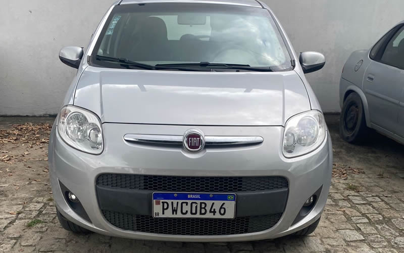 Polícia apreende carro com placa de outro veículo e restrição em Teixeira de Freitas