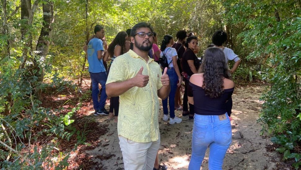 Educação além dos muros: Escola Alcenor Barbosa de Teixeira de Freitas leva estudantes do EJA para imersão ambiental e cultural em Caravelas