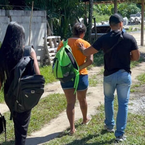 Bebeu com a criminosa: Mulher é presa por matar pra roubar em Eunápolis