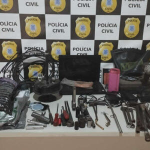 Policiais civis de Nova Viçosa e Caravelas prendem autor de arrombamento; suspeito é fugitivo do ES