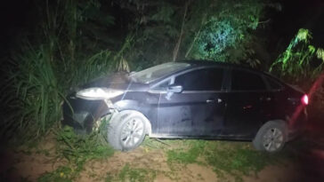 Dois ficam feridos após colisão entre veículos na rodovia BR-101 em Mucuri; motorista não foi encontrado