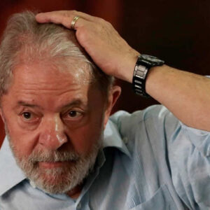 Lula sofre acidente doméstico em Brasília e cancela viagem à Rússia