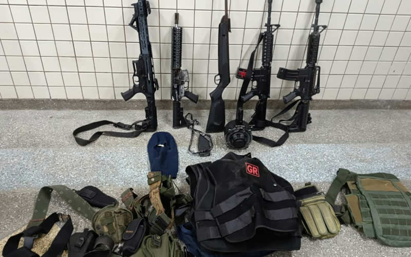 Equipes da PM apreendem 81° fuzil do ano e outros materiais ilícitos em Lauro de Freitas